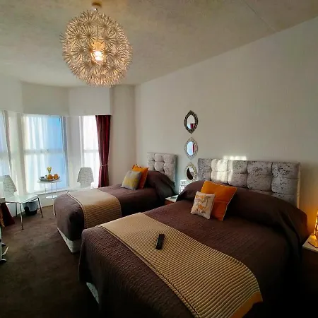 Hotel Babylon-3